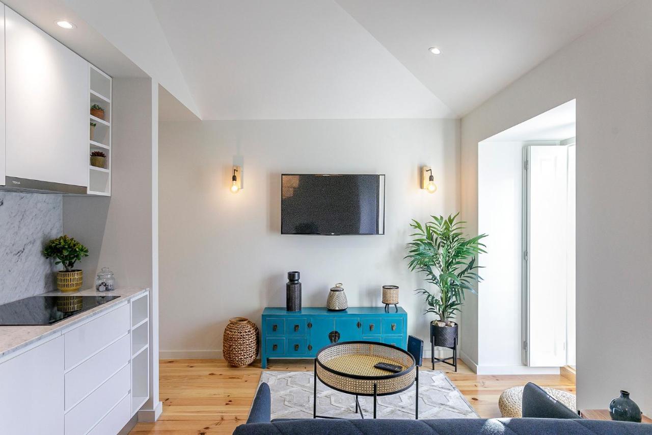 Lovelystay - Downtown Studio With Pool, Ac And Balcony OOporto Esterno foto