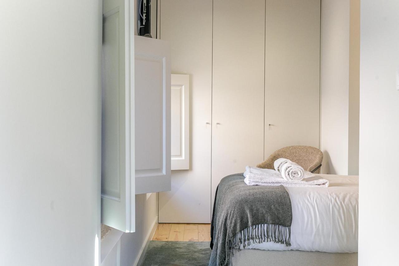 Lovelystay - Downtown Studio With Pool, Ac And Balcony OOporto Esterno foto