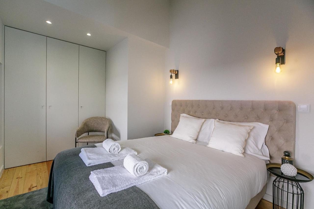 Lovelystay - Downtown Studio With Pool, Ac And Balcony OOporto Esterno foto