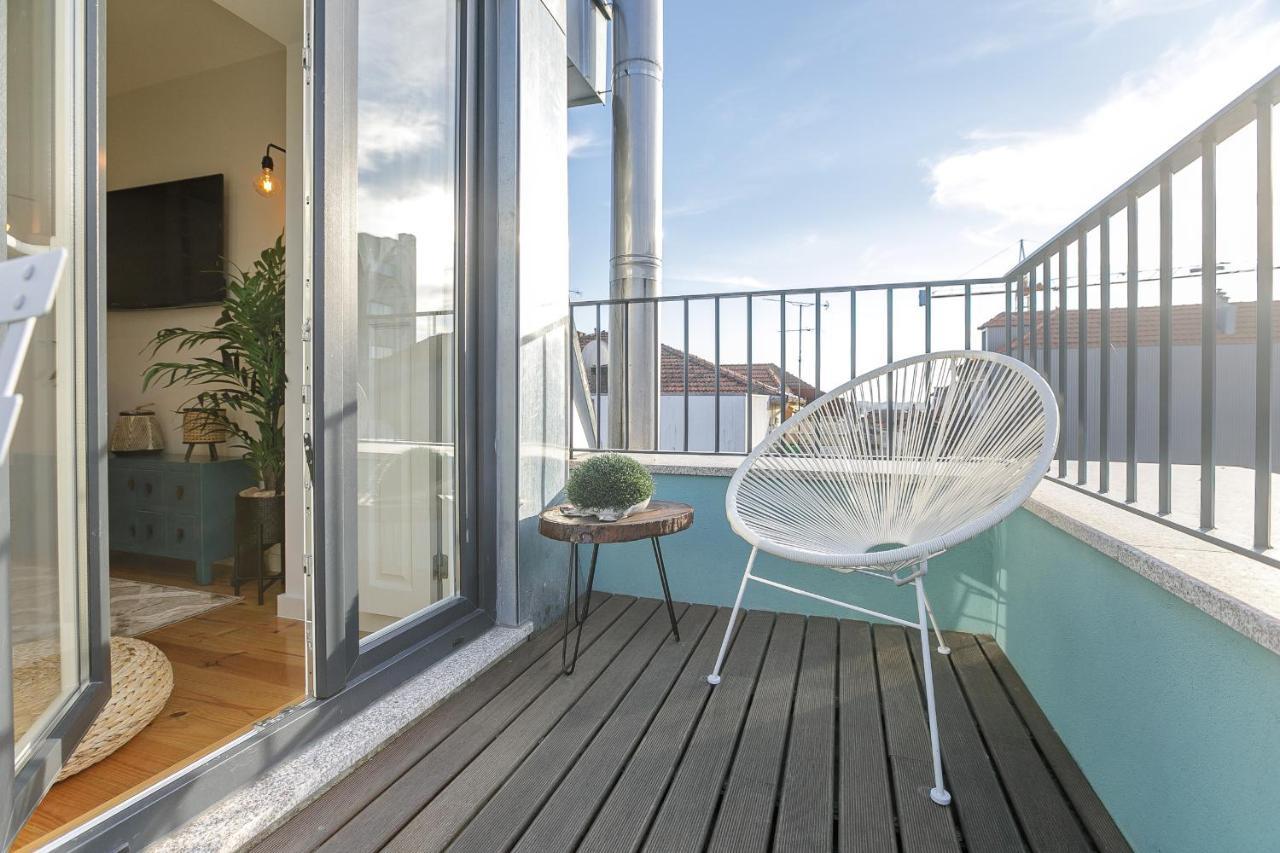 Lovelystay - Downtown Studio With Pool, Ac And Balcony OOporto Esterno foto