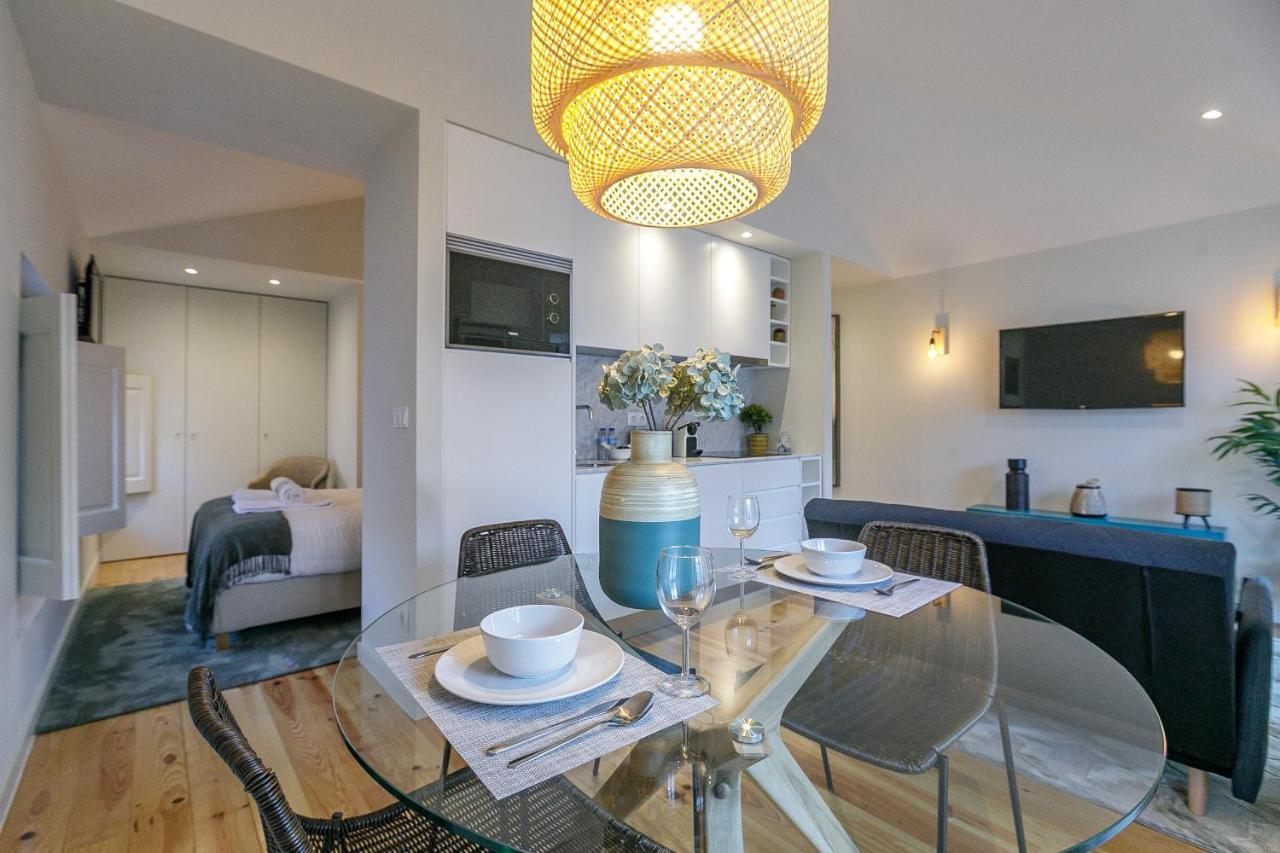 Lovelystay - Downtown Studio With Pool, Ac And Balcony OOporto Esterno foto