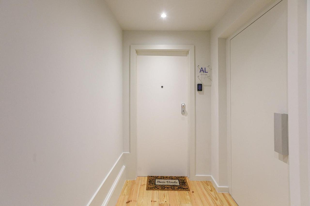 Lovelystay - Downtown Studio With Pool, Ac And Balcony OOporto Esterno foto